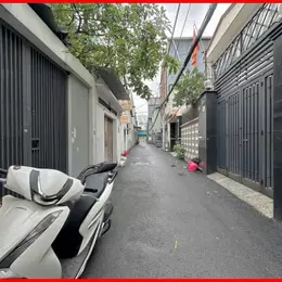 Bán Nhà 5 Tầng, 31m² Tại Gia Thượng, Long Biên - Giá Hợp Lý, An Ninh Tốt