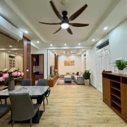 Chính chủ gửi bán chung cư Nguyễn Cơ Thạch, Mỹ Đình, 2 ngủ 2 vệ sinh, đủ nội thất đẹp, khu dân