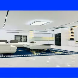 Nhà Đẹp Gần Hồng Tiến - Diện Tích 36m² - Giá 5.x Tỷ- Ô Tô đỗ Cửa