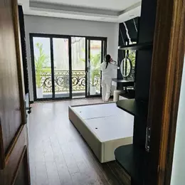Bán nhà yên lạc phân lô 5 tầng thang máy long lanh ô tô kinh doanh văn phòng hai bà trưng
