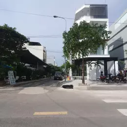 Bán lô góc 2 mặt tiền đường Lê Văn Lương, 137m, giá 8.3 tỷ