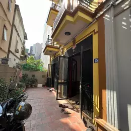 BÁN NHÀ CẦU GIẤY, DT46M2, 5 TẦNG, 6 PHÒNG NGỦ - 30M RA MẶT PHỐ ÔTÔ TRÁNH ĐỖ NGÀY ĐÊM - HỒ ĐIỀU HÒA