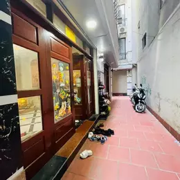 BÁN NHÀ LẠC LONG QUÂN - TÂY HỒ, DT32M2, 5 TẦNG, 3 P NGỦ, Ở LUÔN, GẦN HỒ TÂY  (chỉ 7.88 t.ỷ)