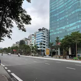 Bán nhà hoàng quốc việt - phân lô - vỉa hè - 12 tỷ