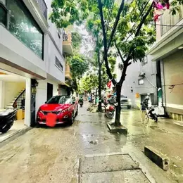 NHÀ ĐẸP -LÔ GÓC - 2 THOÁNG - GARA - Ô TÔ TRÁNH - KINH DOANH