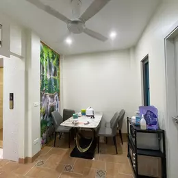 Chuyển sang liền kề bán lại 32m2 nhà 4,5 tầng ngõ 399 Ngọc Lâm. Ô tô đỗ cửa, thang máy