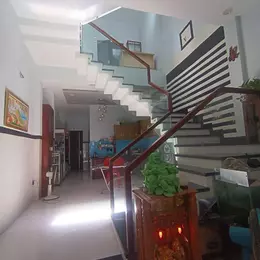 Nhà đẹp đón Tết sát khu phố Tây , cách biển Mỹ Khê 30m. 3 tầng 3 mê lệch