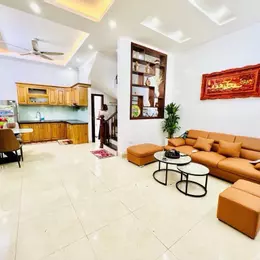 NHÀ ĐẸP NGỌC THUỴ  - Ô TÔ ĐỖ CỬA - Ở LUÔN - GẦN TRƯỜNG VIỆT PHÁP NHỈNH 6 tỷ