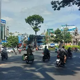 ** Nhà 3 Mặt Tiền KD Ngay Vòng Xoay Ngã 7 Lý Thái Tổ-Ngô Gia Tự
(4X11.5) Nhích 8Tỷ