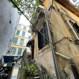 bán đất tặng nhà 2 tầng  nát phố thái thịnh, P.thịnh quang, Q. đống đa, hà nội