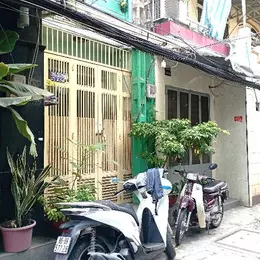 Nhà người quen gửi bán cmt8 Q10 - 38m2 - 4 tầng giá - hẻm xe hơi đổ cổng - giá chỉ có 6 tỷ 9 còn TL