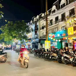 Liền kề Phùng Khoang, vỉa hè, kinh doanh sầm uất ngày đêm, 65m2, 19.5 tỷ