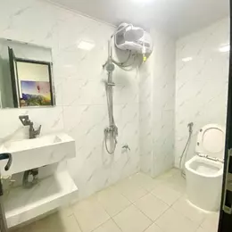 Bán nhà Đền Lừ giá 3.9 tỷ, diện tích 100m2, tầng2, mặt tiền 9m