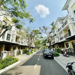 Biệt thự verosa phú hữu DT 104m đúc 3 tầng khu vip, giá tốt