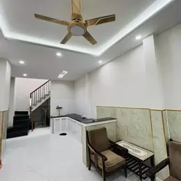 Bán nhà 2 tầng ngay chợ Vĩnh Hải đường Nguyễn Khuyến Nha Trang 1ty690