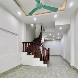 BÁN NHÀ DÂN XÂY KIẾN HƯNG, HÀ ĐÔNG DT 35M2. NGÕ XE 3 GÁC, VỀ Ở LUÔN
