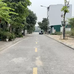 Chính chủ bán 81,8m2 đất TĐC Thạch Bàn. Đường rộng 13m, gần các dự án Himlam