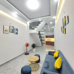 LÊ VĂN QUỚI, SÁT MẶT TIỀN, HẺM ĐẸP 4M THÔNG, 40M2, 2 TẦNG 2PN, SỔ HOÀN CÔNG ĐỦ, TẶNG NỘI THẤT GIÁ