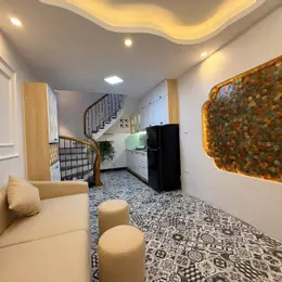 Bán gấp nhà mới, kề ô tô, DT 28m2, 5 tầng, Ngã Tư sở ( Nguyễn Trãi, Thanh Xuân). 5,6 tỷ.