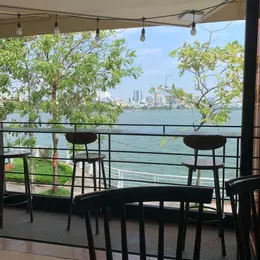 Nhà đẹp Hồ Tây , mặt ngõ rộng kinh doanh nhà mới DT 49m2 x6 tầng thang máy nhỉnh xíu 14 tỷ