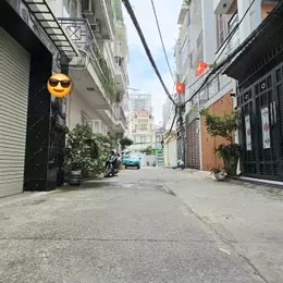 Biệt thự
Nguyễn Thị Thập Q7 
Thông Phú Mỹ Hưng 
Ngang 4.5 dài 14 m 
Đúc 4 tấm
Gía có 9 tỷ