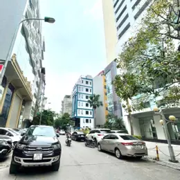 TÒA BUILDING VP TT CẦU GIẤY, 240/280M x 10T, MT 18M ĐẲNG CẤP, VỈA HÈ Ô TÔ TRÁNH, 142 TỶ