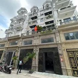 CĂN NHÀ NGHỈ 16 PHÒNG NGỦ - VỊ TRÍ VÀNG DĨ AN, BÌNH DƯƠNG - HẠ CÒN GIÁ 9.3 TỶ - SỔ HỒNG RIÊNG