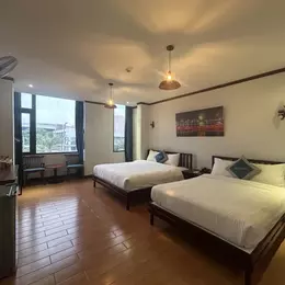 Khách sạn 6 tầng -Đường 2 tháng 9 -Trung tâm Hải Châu- Giá chỉ 27 tỷ.