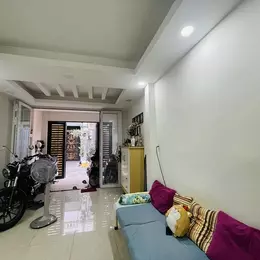 Xe ngủ trong nhà CMT8. P5, Tân Bình, 60m2, 3 tầng, mới, ở ngay, hơn 8 tỷ