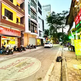 KHÁCH SẠN MẶT PHỐ ĐÀO DUY TỪ, 85M x 11T THANG MÁY, 20 PHÒNG VIP, GIÁ TỐT 94.5 TỶ