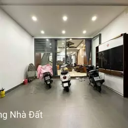 Nhà đẹp ngay Phú Mỹ Hưng, 4 tầng, 8.3 tỷ, full nội thất