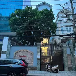 Cho thuê nhà MT đường Lam Sơn, Q Phú Nhuận, Hầm 4 lầu, thang máy đẹp