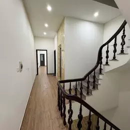 Chính chủ cần bán 80m2 nhà 5 tầng, thang máy tại ngõ 163 Nguyễn Văn Cừ. Đường 4m thông ô tô