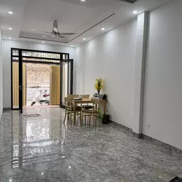 Cần bán 48m2 nhà 6 tầng, thang máy tại ngõ 399 Ngọc Lâm. Cách chợ chưa đến 200m