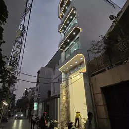 XUÂN DIỆU, TÂY HỒ. 100M2 3 TẦNG MT 8,6M GIÁ 22,5 TỶ- 10M RA MẶT NGÕ Ô TÔ TRÁNH - ĐI BỘ RA HỒ TÂY.