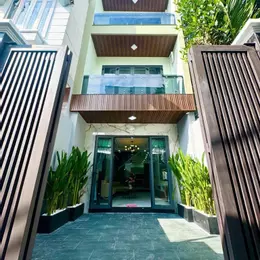 - NHÀ MỚI HOÀN THIỆN ĐẦY ĐỦ NỘI THẤT CAO CẤP, 83m2, 4x21, cách Mặt Tiền 50m, 836 Huỳnh Tấn Phát,