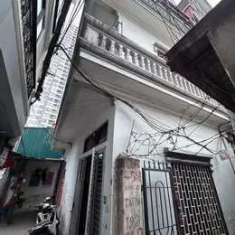 Bán nhà Tam Trinh giá 3.3 tỷ, diện tích 30m2, 3 tầng, mặt tiền 7.5m