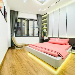 Hạ giá nhà phố Ngọc Khánh 36m2, 4 tầng cực đẹp quanh 8 tỷ tầm tiền hiếm quận Ba Đình