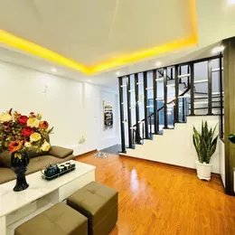 Bán nhà Yên Duyên 50m², 5 tầng, 3PN, ô tô đỗ cổng, gần hồ, 5.6 tỷ