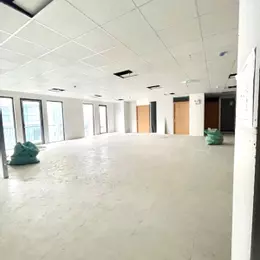TÒA BUILDING VP CẦU GIẤY, 240/280M x 10T, MT 18M, VỈA HÈ Ô TÔ TRÁNH, 142 TỶ