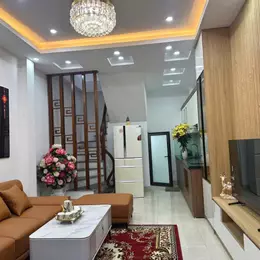 BÁN NHÀ PHỐ CỔ NGỌC LÂM 33M2 * 5 TẦNG  *7.5 TỶ , TRUNG TÂM PHỐ NGỌC LÂM
