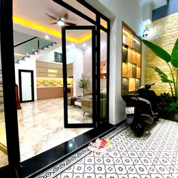NGUYỄN LƯƠNG BẰNG, ĐỐNG ĐA. 40M2 5 TẦNG MT 4M GIÁ 10,9 TỶ - CHÍNH CHỦ CẦN BÁN- Ô TÔ ĐỖ CỬA - 30M