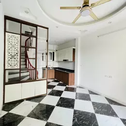 NHÀ PHỐ LONG BIÊN Ô TÔ CHẠY QUANH CHỈ NHỈNH 4 TỶ