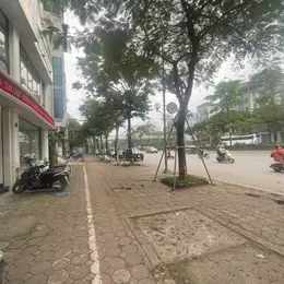 Hiếm mặt phố Võ Chí Công 106m2 mặt tiền 10m vỉa hè 8m, 2 mặt tiền kinh doanh