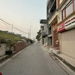 NHÀ DÂN XÂY MẶT PHỐ LONG BIÊN, Ô TÔ TRÁNH ĐỖ NGÀY ĐÊM SIÊU KINH DOANH