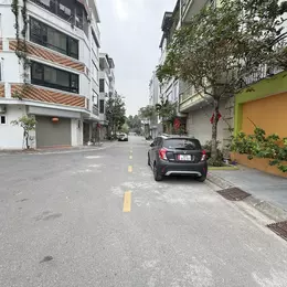 Chú tôi cần bán 90m2 đất TĐC Giang Biên - Khổ siêu đẹp - View vườn hoa lớn