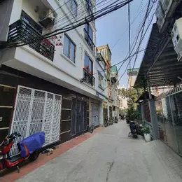 NGỌC THỤY - LÔ GÓC 3 THOÁNG - Ô TÔ ĐỖ CỬA - 50M RA Ô TÔ TRÁNH.