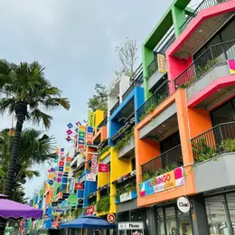 Flamingo Golden Hill lưng tựa núi Liên Sơn, mặt hướng hồ Tam Trúc nằm trong quần thể biệt thự,