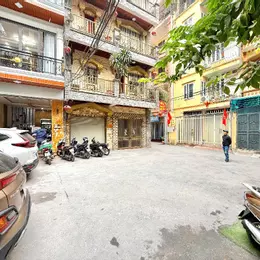 Nhà cực đẹp phố Lạc Long Quân 43m2, 6T thang máy 2 thoáng view sân rộng 100m2 gần Hồ