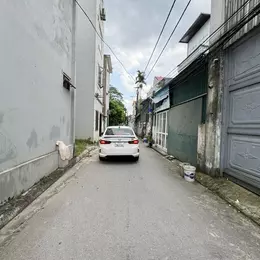 Tài chính dưới 5 tỷ nhận ngay 30m2 đất Kẻ Tạnh, Giang Biên. Đường rộng 4m, ô tô 7 chỗ chạy thông